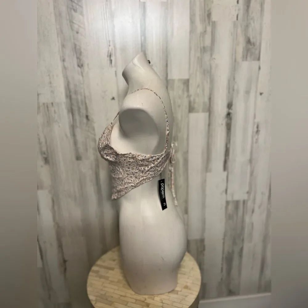 Crop top  - Picture 2 of 5